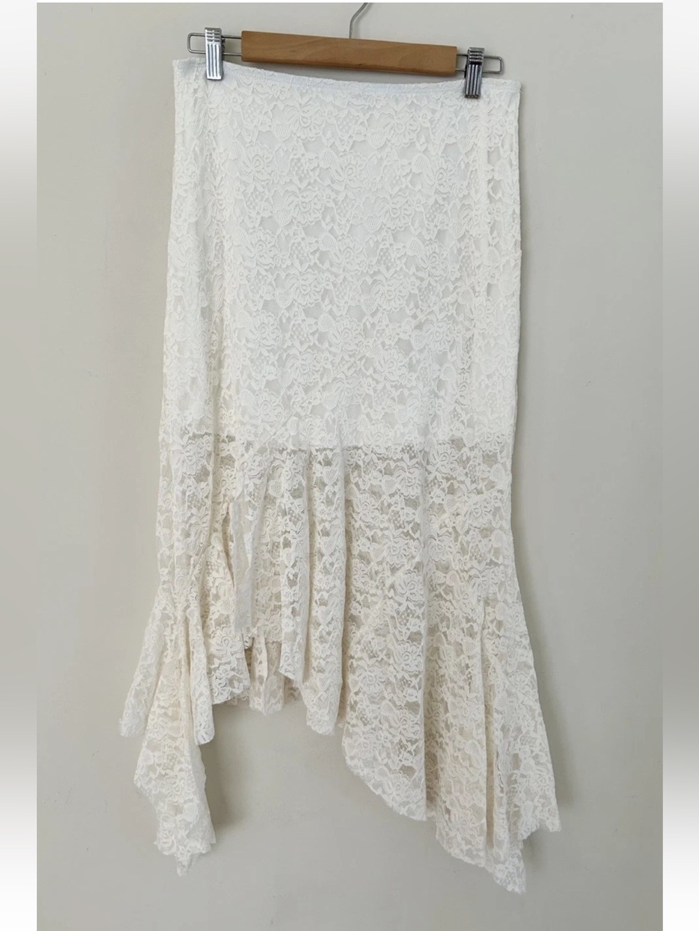 Altar’d State Faith Midi Tiered Asymmetric Lined Lace Ivory Skirt NWT Size L - Picture 4 of 10